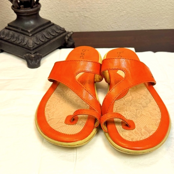 b.o.c. Orange Vibrant Summertime Sandals with Curved Strap Design size 10M - Picture 2 of 9